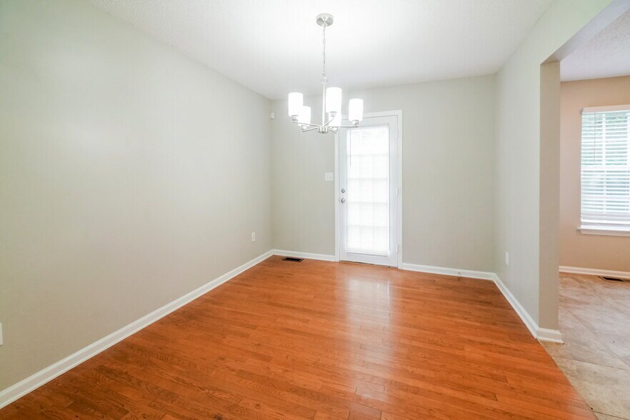 Building Photo - 5697 Newburn Ct