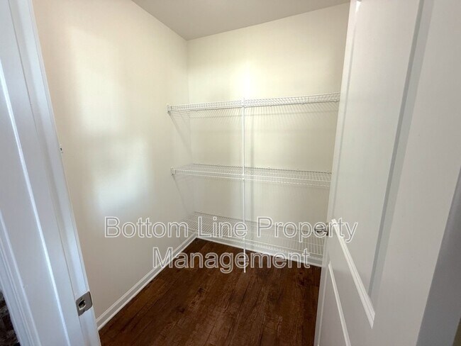 Building Photo - 3997 Long Arrow Dr