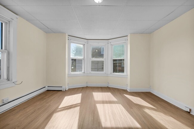Building Photo - ? Spacious 4-Bedroom Home in Allentown – M...