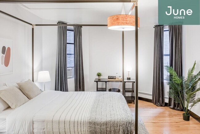Primary Photo - Queen room in 5-bed/1.0-bath Home