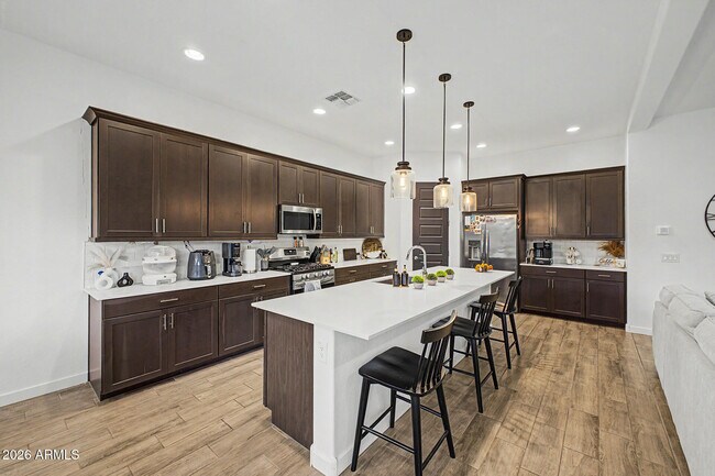 Building Photo - 3825 W Buist Ave