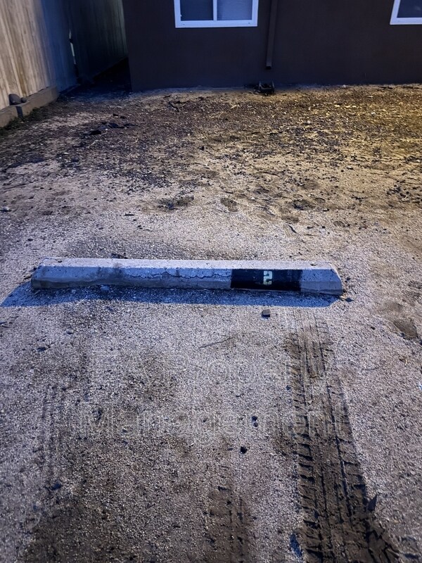 Building Photo - 1212 Chelwood Park Blvd NE