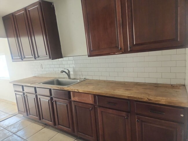 Building Photo - Spacious Centrally Located Home