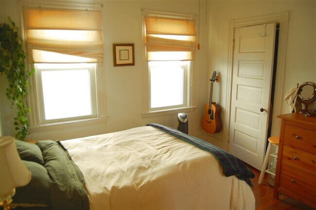 Building Photo - 55 Victoria St