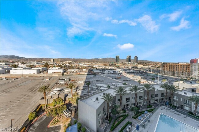 Building Photo - 4575 Dean Martin Dr