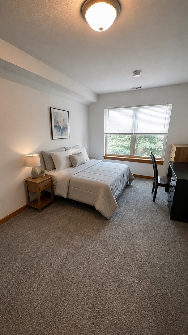 Interior Photo - 605GRE