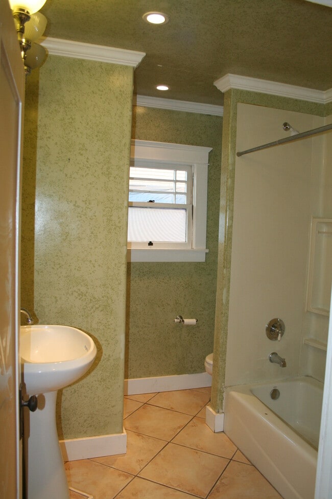 Building Photo - 4003 3rd St