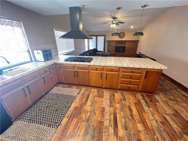 Building Photo - 5242 Dickens Dr