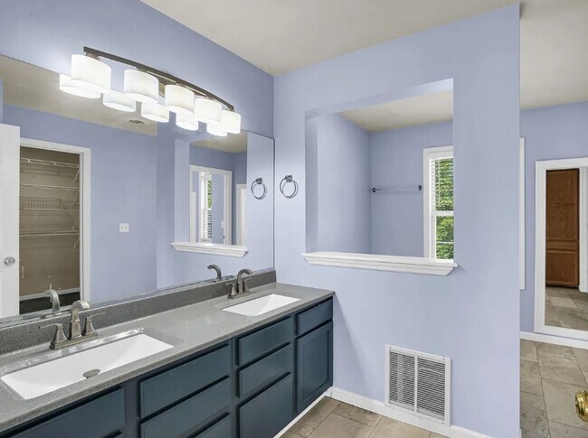 Building Photo - 709 Indigo Dr