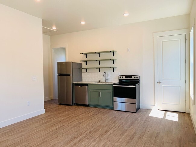 Building Photo - 713 Jefferson St