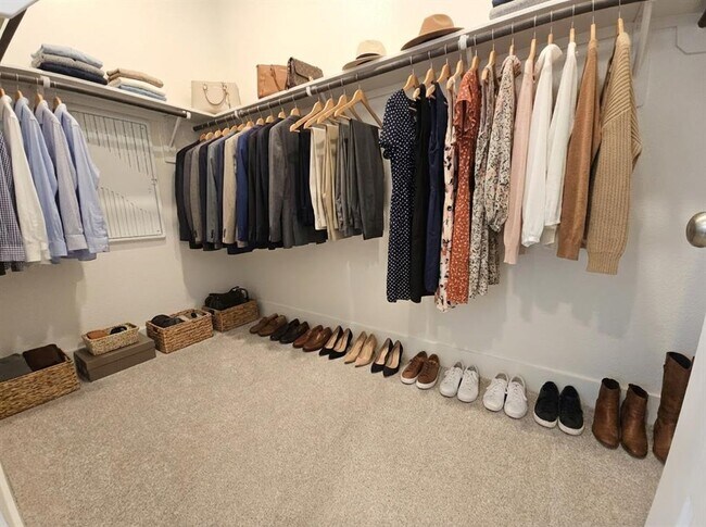 Building Photo - 7111 Stitzel Weller Dr