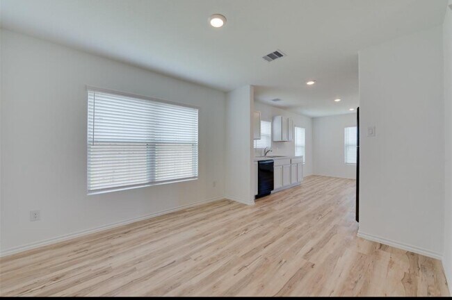 Building Photo - 11020 N Lake Mist Ln