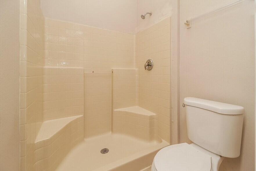 Building Photo - 31074 Lochmore Cir