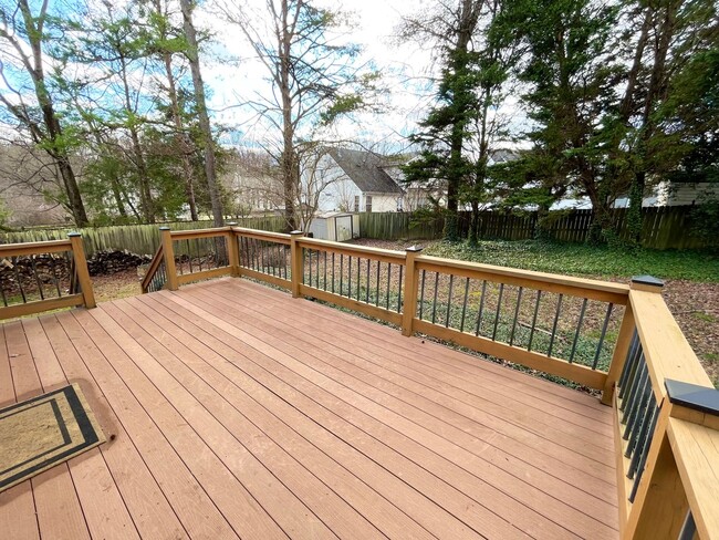 Building Photo - 3 Bed 2.5 Bath Beautiful Home Located North West Greensboro!