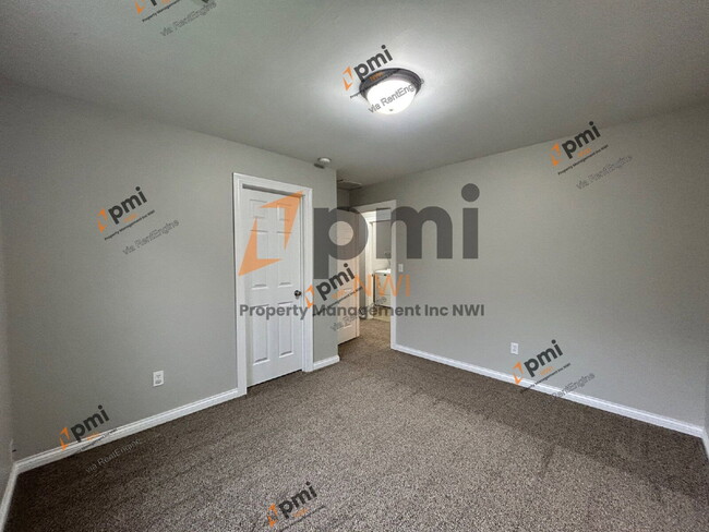Building Photo - 4000 Silhavy Rd