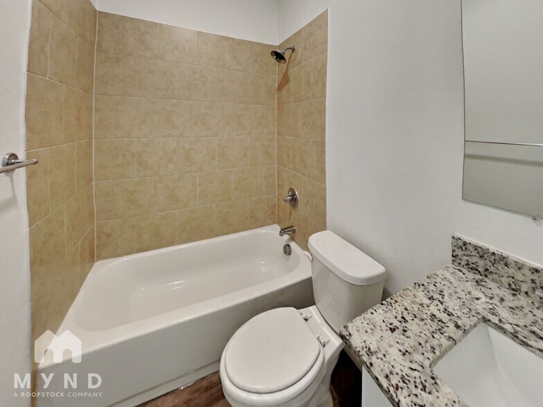 Building Photo - 3261 Karen St