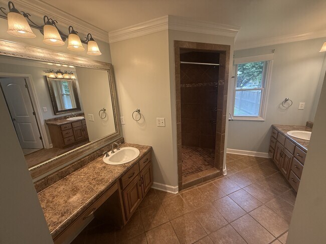 Building Photo - 304 Bellingrath Dr SW