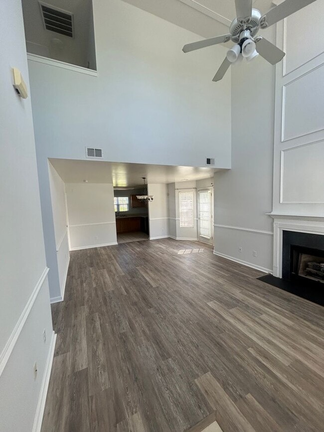 Building Photo - Great 4-Bedroom, 2.5-Bath