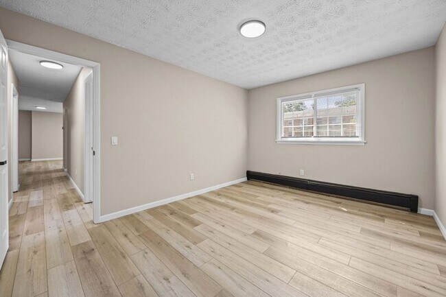 Building Photo - 35 Oakmount Ave
