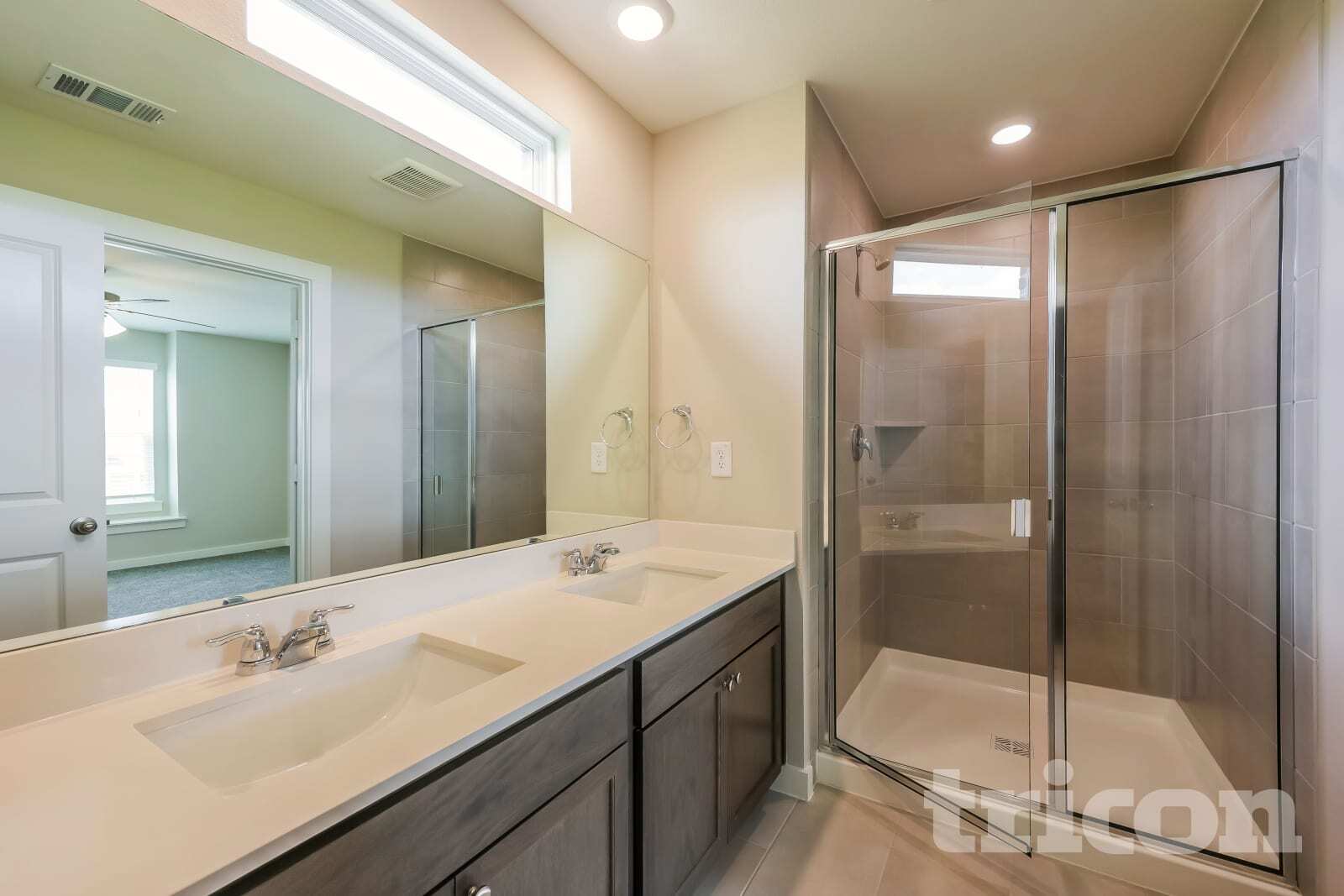 Building Photo - 305 Yorkshire Ct