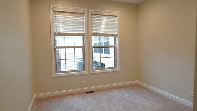 Building Photo - 2664 Goldenrod Ln