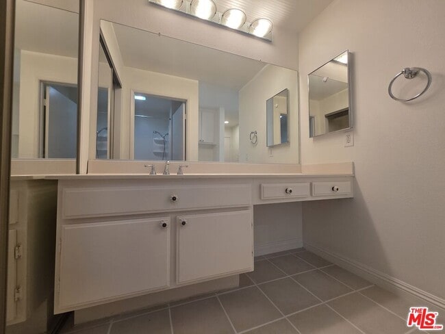 Building Photo - 8505 Gulana Ave