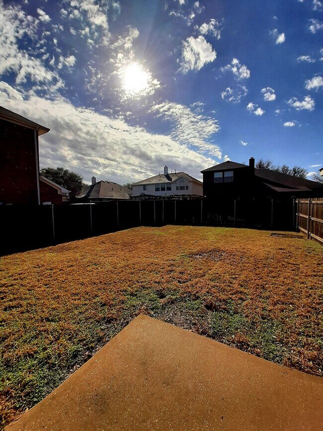 Building Photo - Gorgeous House in Eldorado Heights!