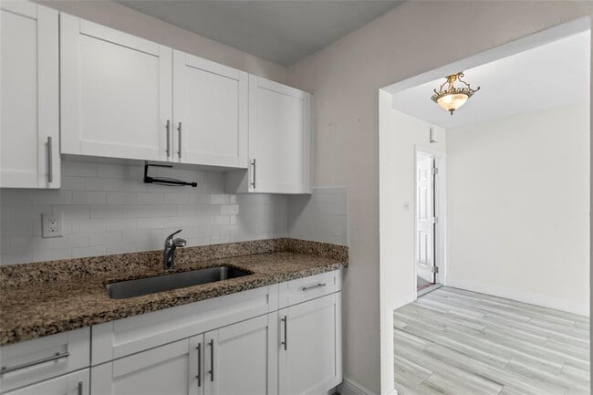 Building Photo - 493 NW 43rd St