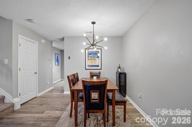 Building Photo - 12350 Hennigan Pl Ln