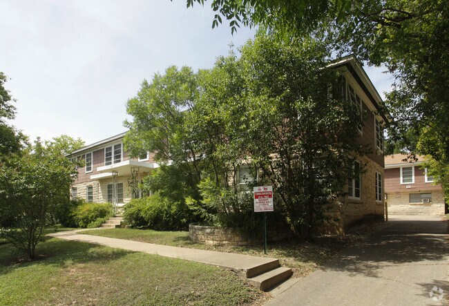 Building Photo - 300 E 33rd St