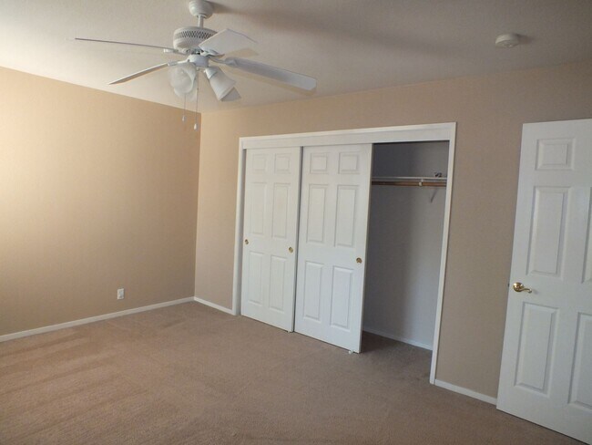 Building Photo - 3 br 2.5 bath Cameron Park Townhome