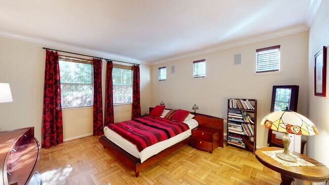 Building Photo - Beautiful Mediterranean-style Livermore Condo!