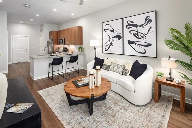 Building Photo - 501 W Waugh St