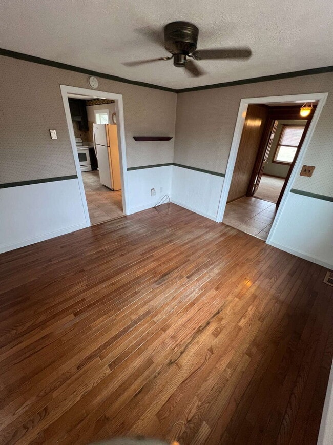 Building Photo - 1244 Mountain View Rd