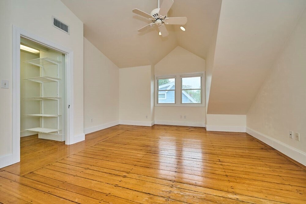 Building Photo - 16 Indiana Ter