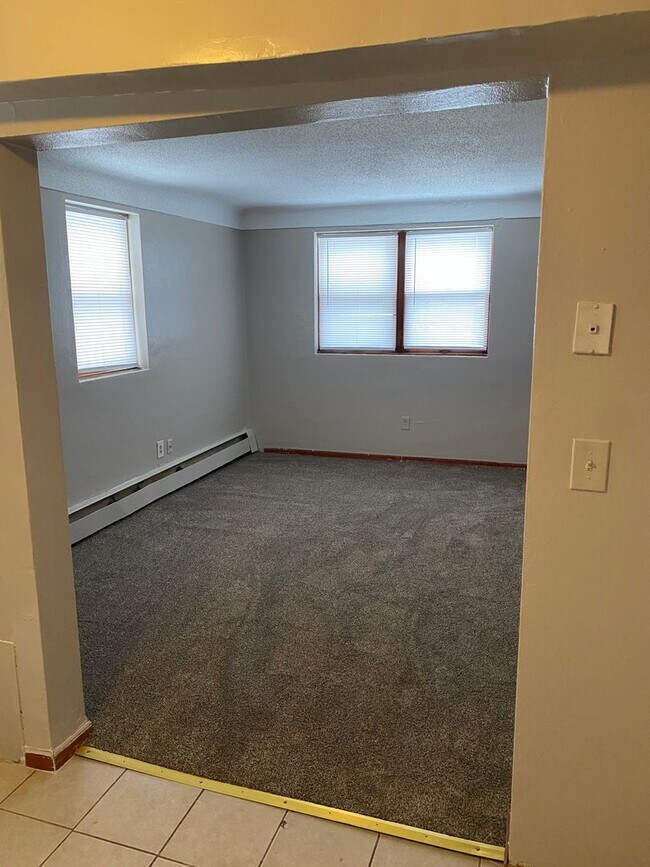 Building Photo - 2br in Maplewood