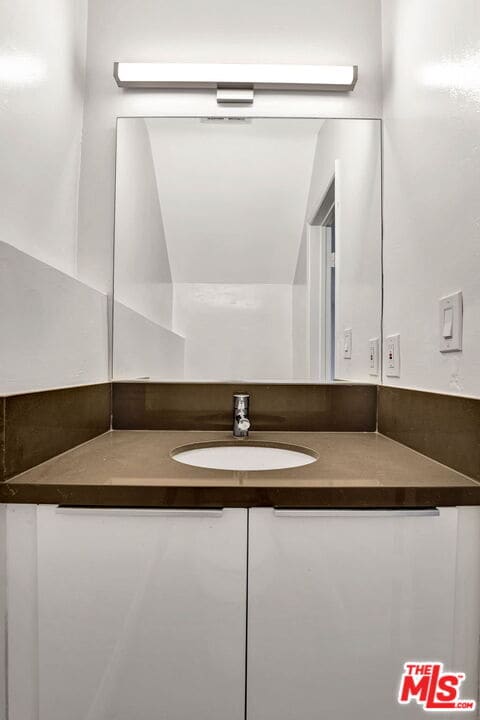 Building Photo - 831 2nd St