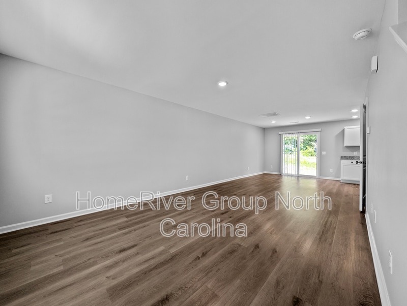 Building Photo - 119 Brookview Ct