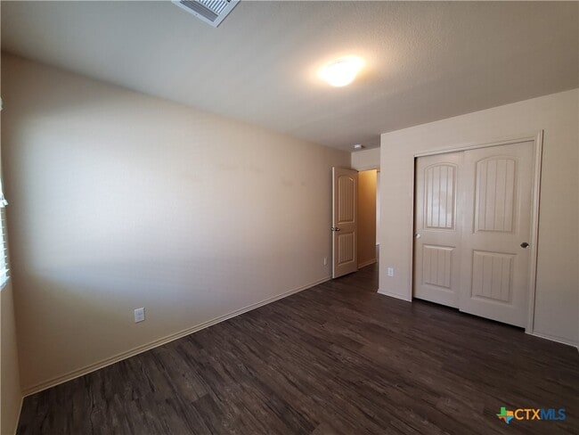 Building Photo - 1536 Gateshead Dr