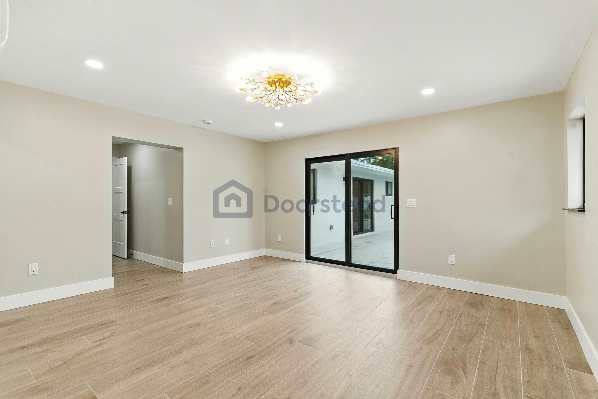 Building Photo - 6886 Tradewind Way