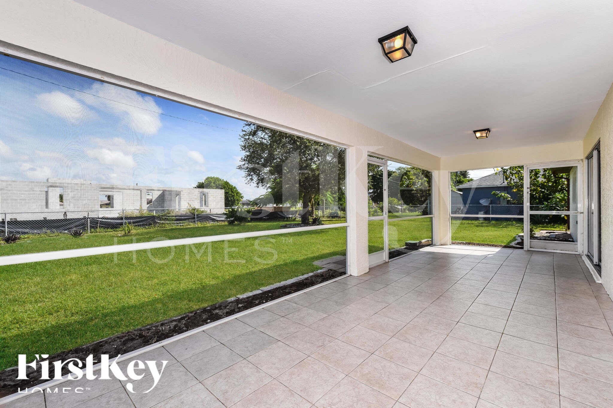 Building Photo - 817 NE 9th St