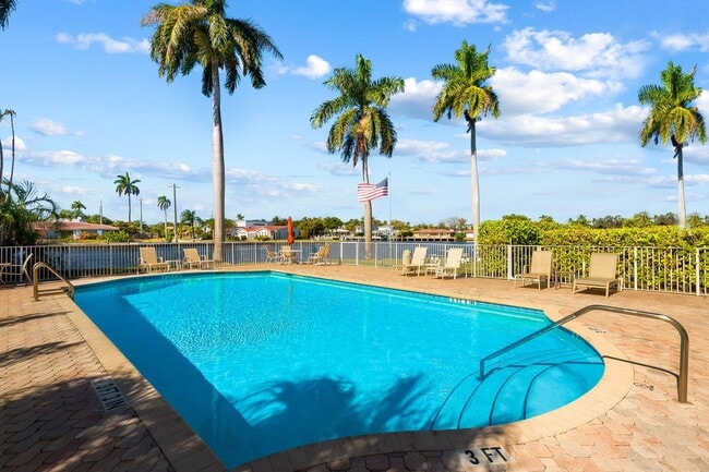 Building Photo - 1881 Middle River Dr