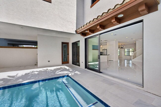 Building Photo - 4025 Faraday Wy