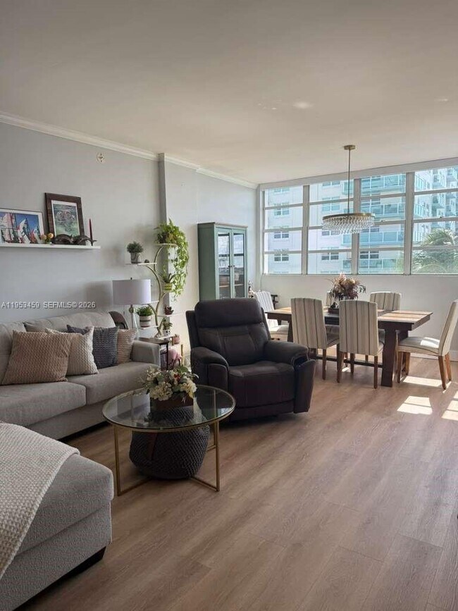 Building Photo - 800 West Ave