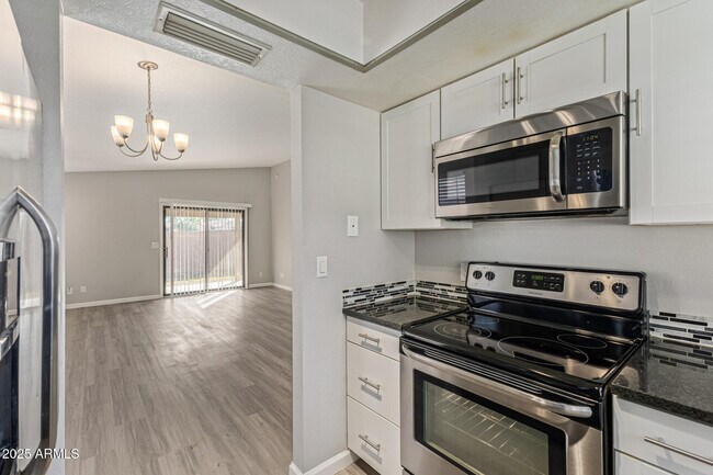 Building Photo - 6605 N 48th Ave