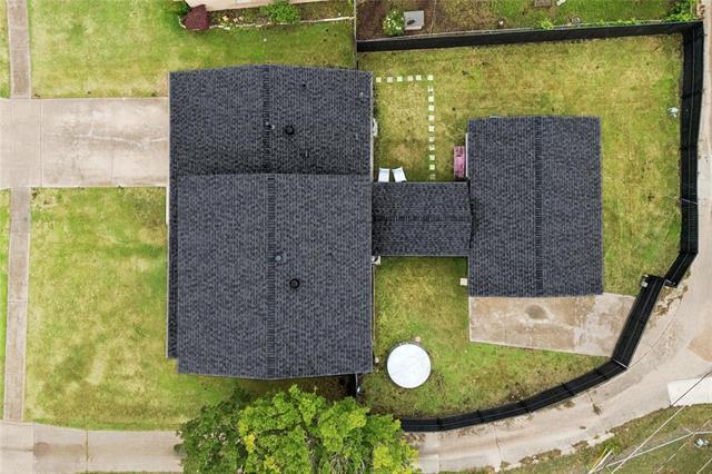 Building Photo - 8635 Strathmore Dr