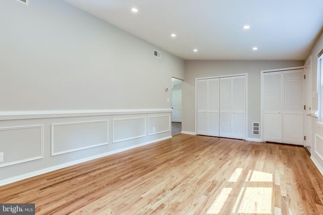 Building Photo - 8424 Hayden Ln