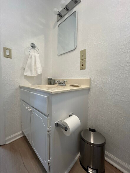 Building Photo - 1002 Ogrady Dr