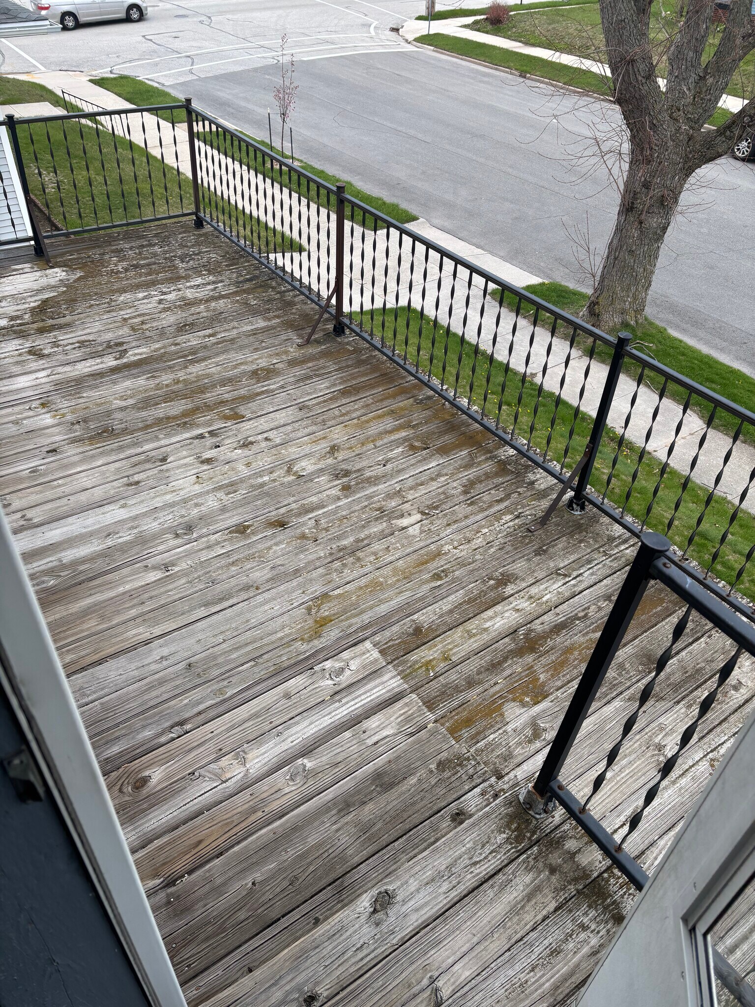 Balcony - 812 Swift Ave