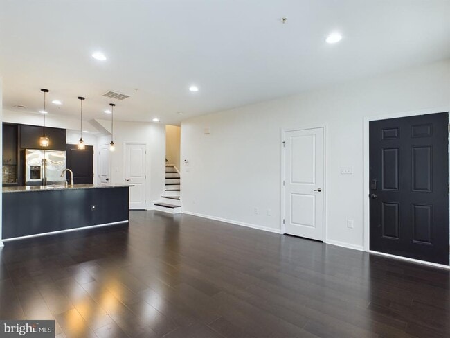 Building Photo - 6479 Jack Linton Dr S